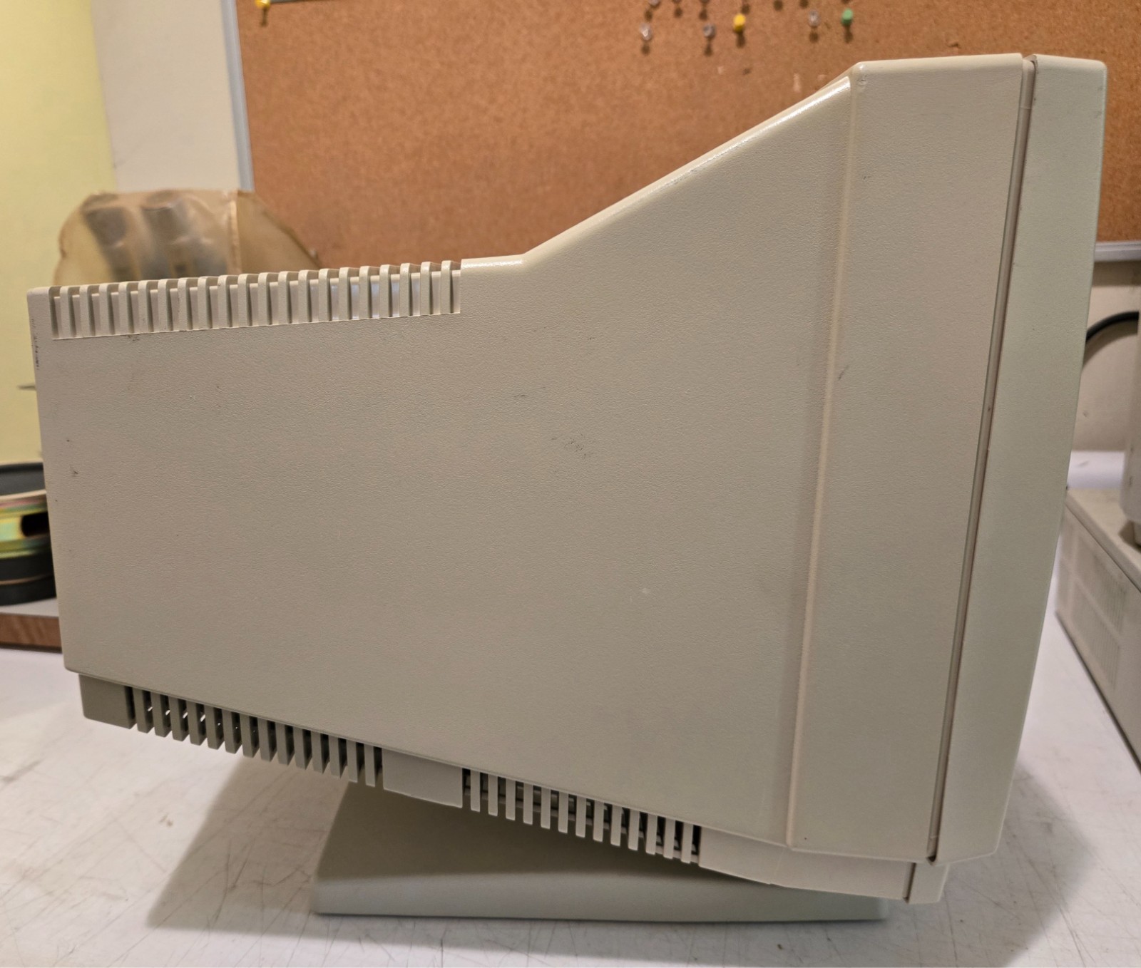 DEC Digital VT520-A4 multi-session terminal - POWER & CHIME, NOTHING ON SCREEN