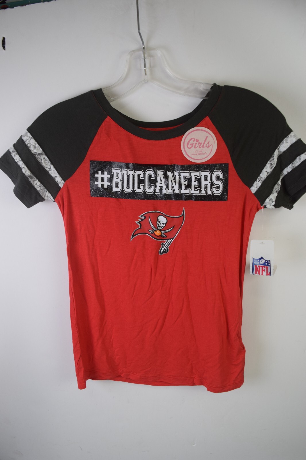 XS Girls  NWT NFL TAMPA BAY BUCCANEERS logo with sparkles red shirt.  soft