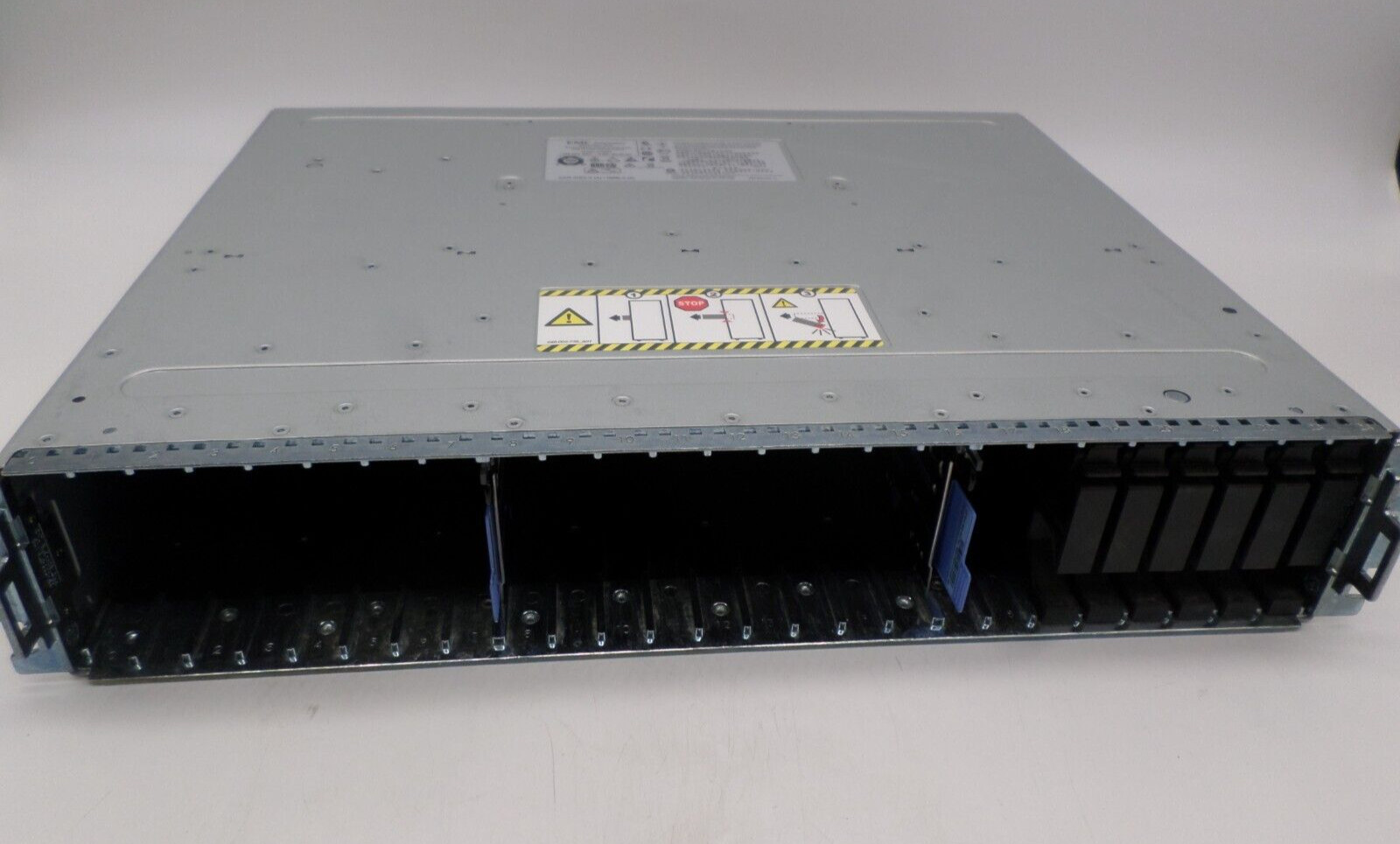 EMC VNGD SAS Disk Shelf Array w/ 2 x 303-230-000B & 2 x PSU 071-000-541