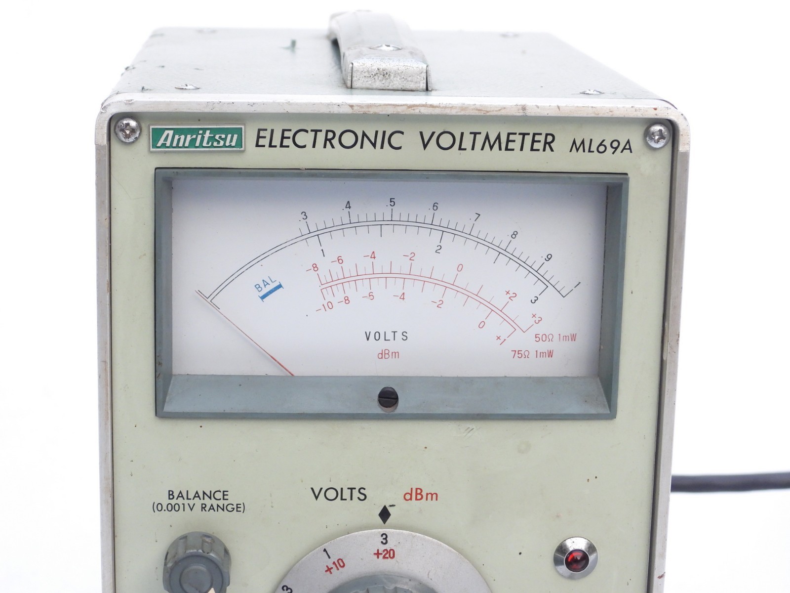 ANRITSU ML69A HIGH-SENSITIVITY ANALOG AC ELECTRONIC VOLTMETER TESTMETER 8-RANGES