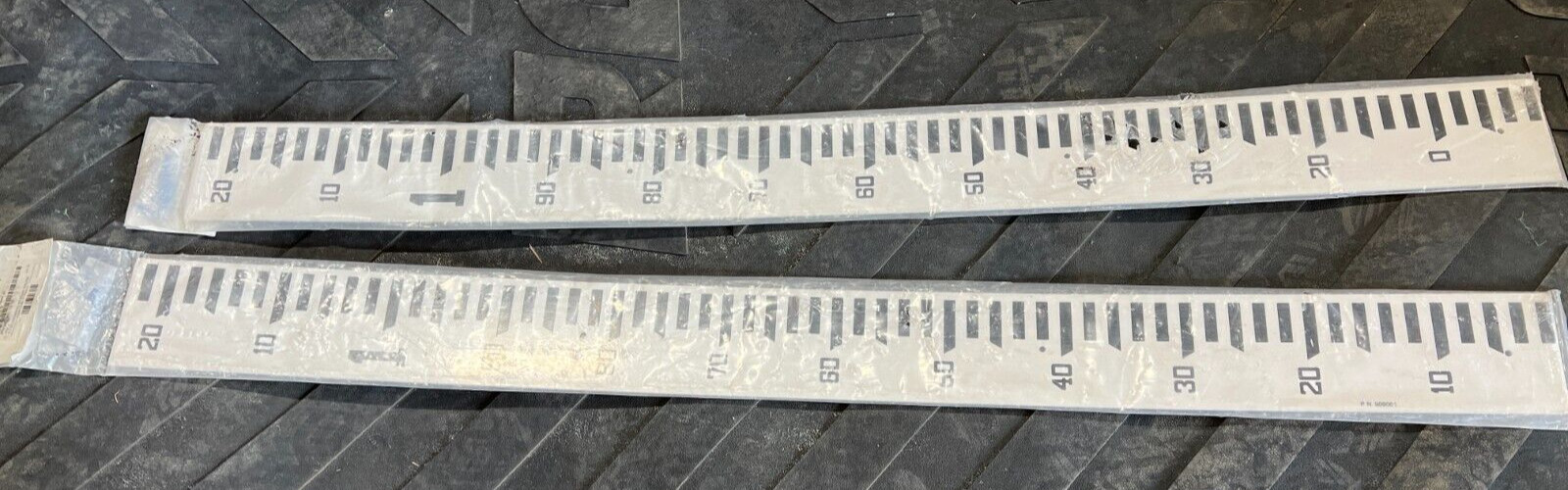 Pack of 2 Stream Gauge 0-1.22 Meters White Black 99051 909051