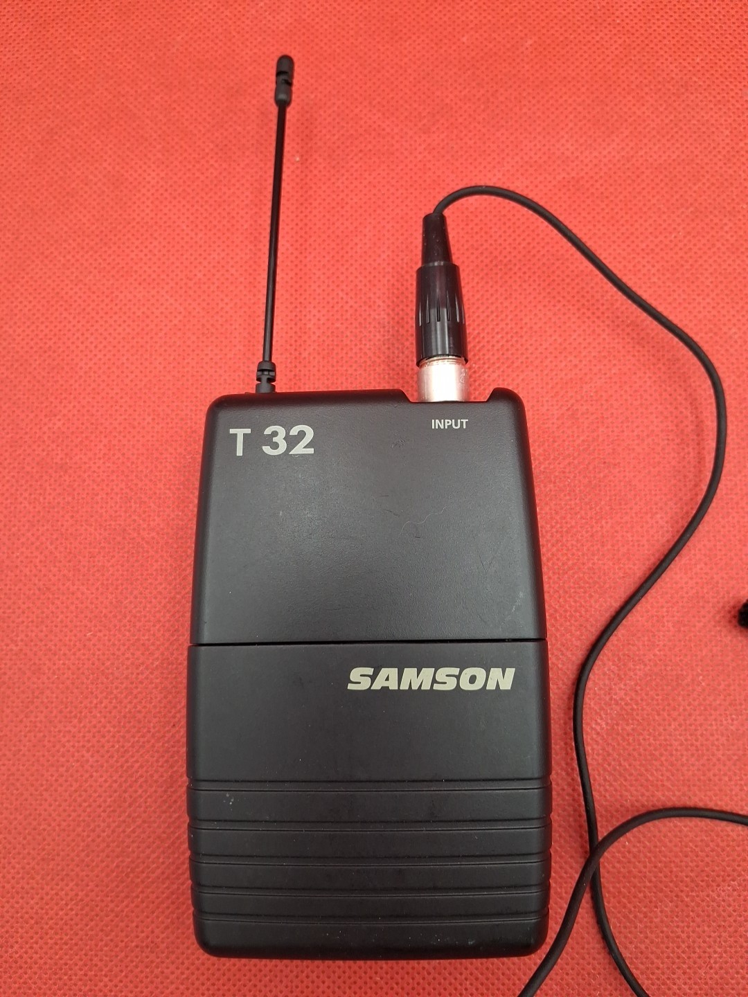 Samson T32M UHF Synth Wireless Transmitter Beltpack with Microphone Untested