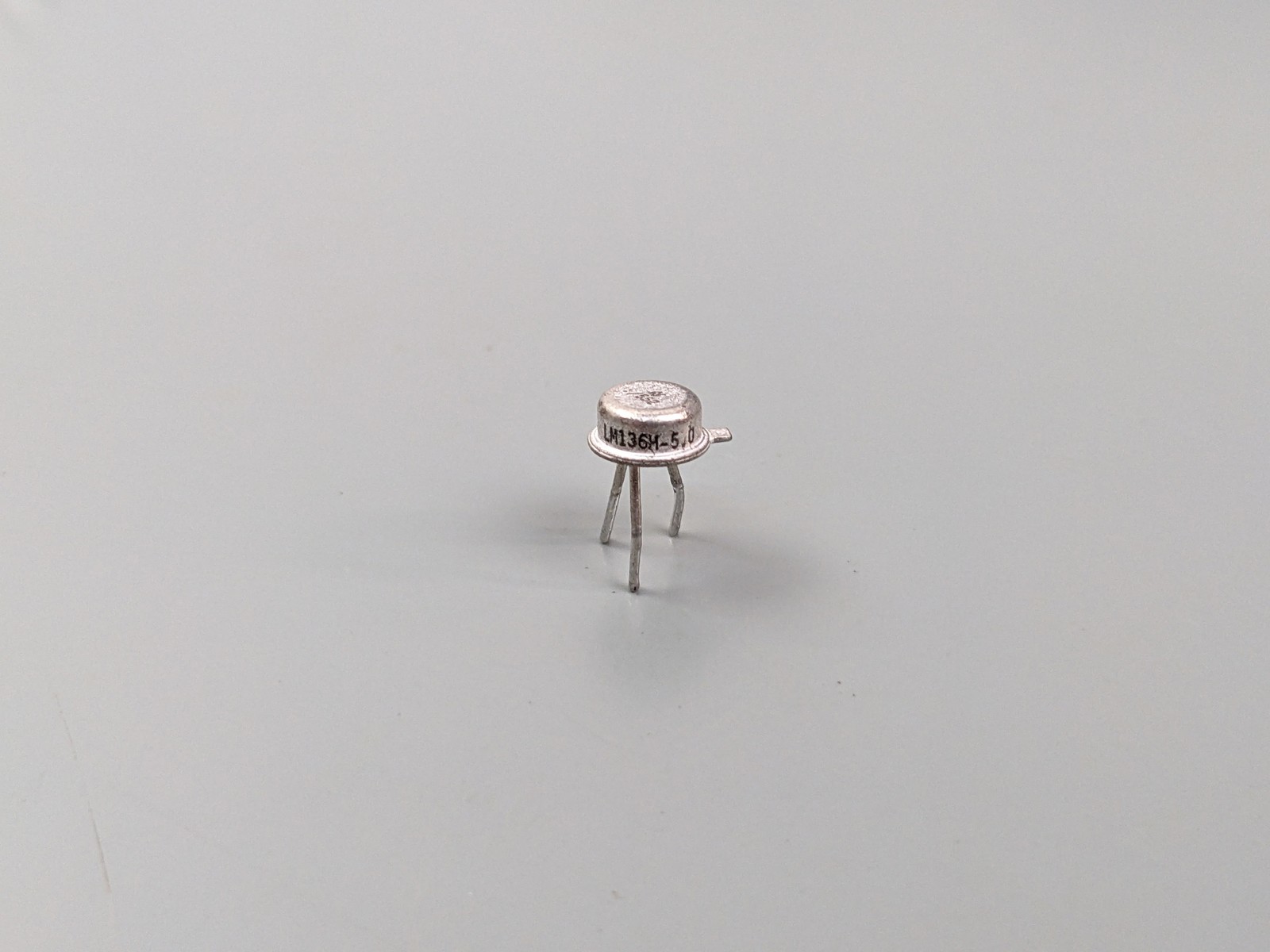 (2) LM136H-5.0 5.0V Reference Diodes, SOLDER PULLS