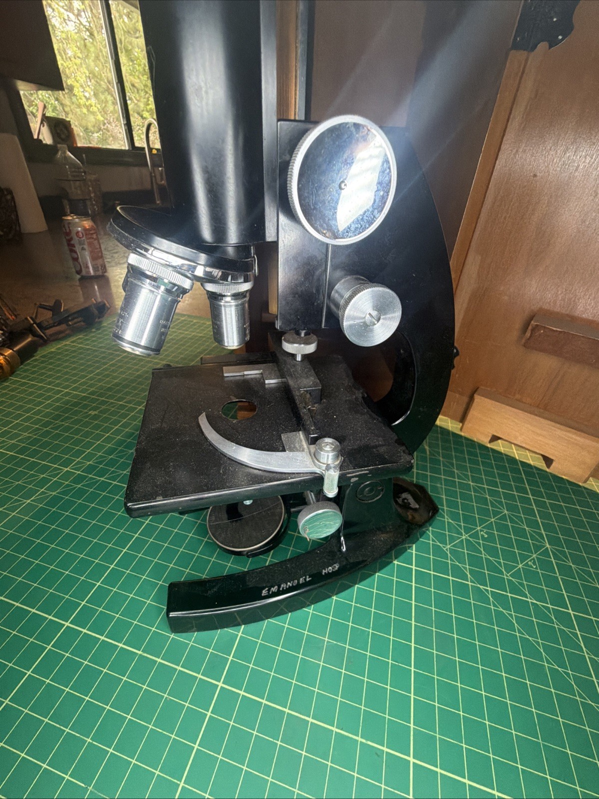 1940'S BAUSCH & LOMB MICROSCOPE W/CASE AND EXTRA OBJECTIVES