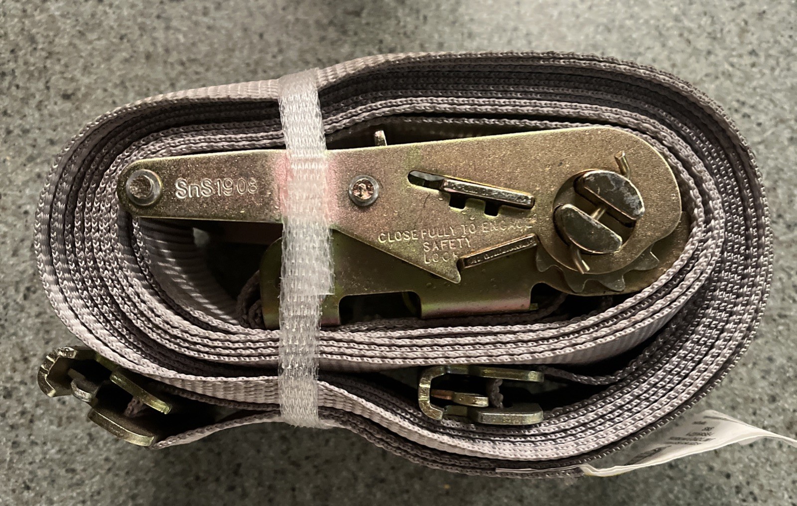 SNS  A-2X16RSE-l Interior Van Ratchet Strap With E Track ￼￼
