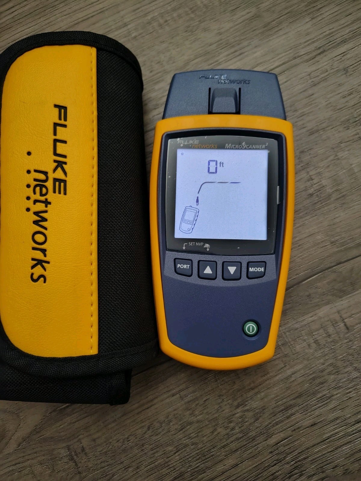 Fluke Networks Microscanner2 MS2-100 Cable Verifier w Fluke Soft Case