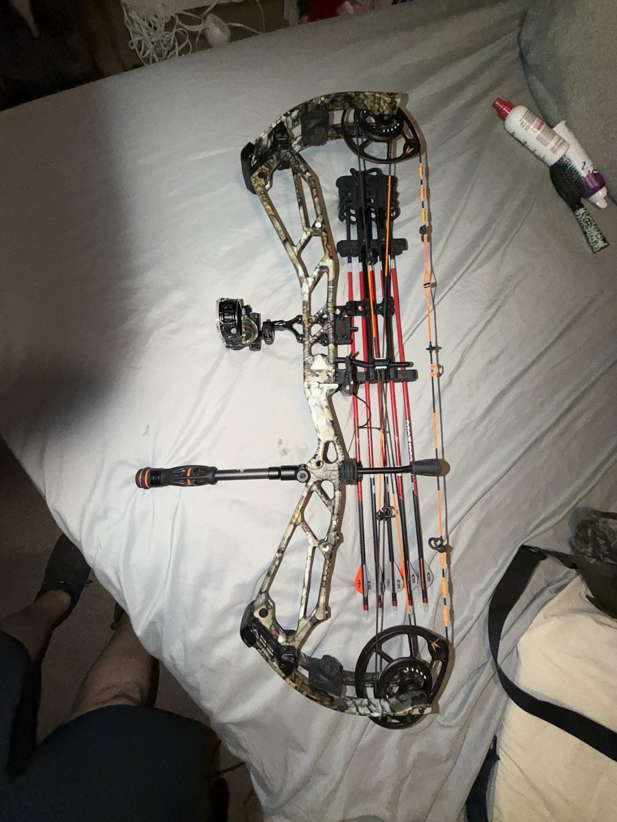 Must see!!!! Athens Vista 35 Right Hand Compound Bow  Loaded  make offers!!!