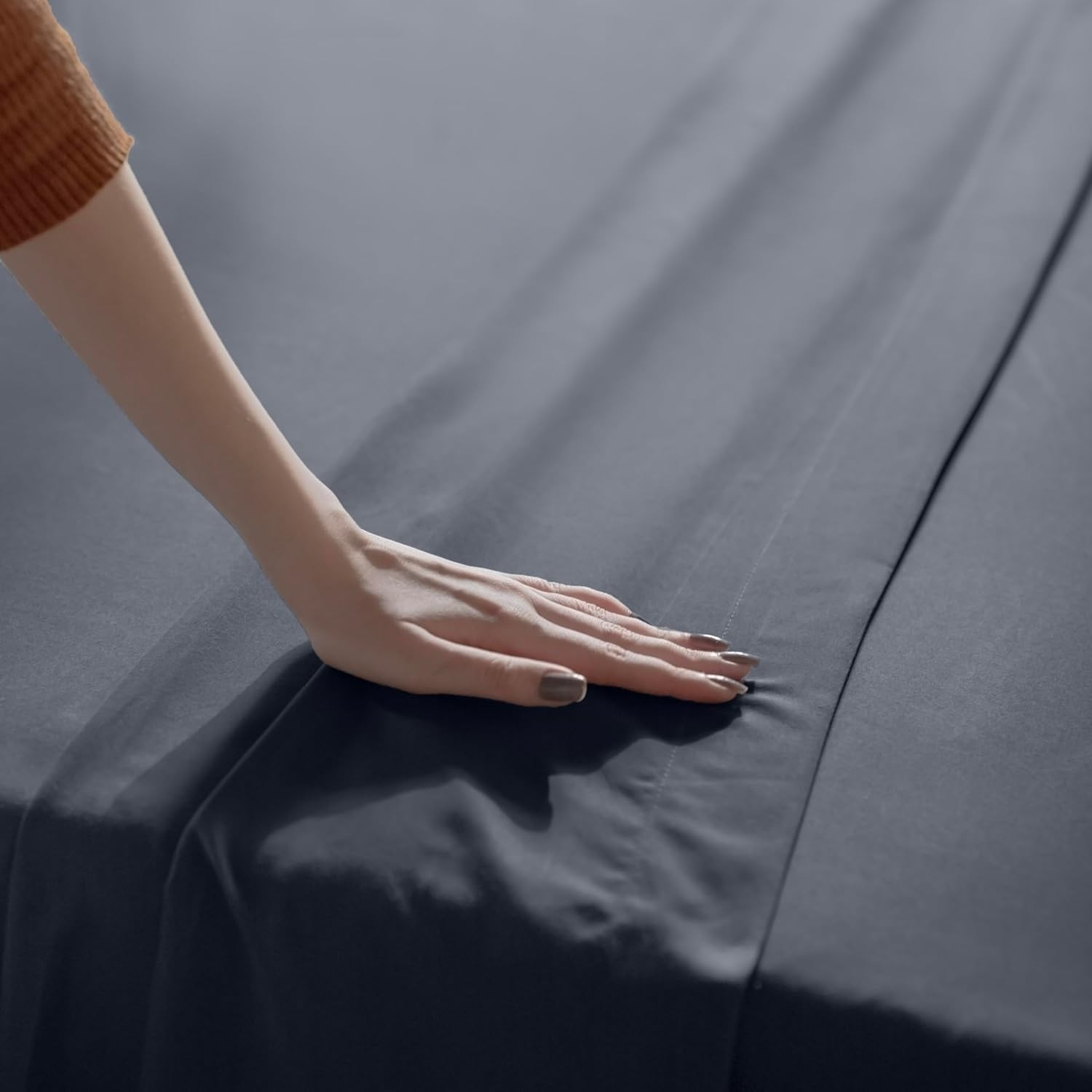 Bedding Queen Sheet Set, Soft Microfiber 4 Piece Hotel Luxury Bed Sheets