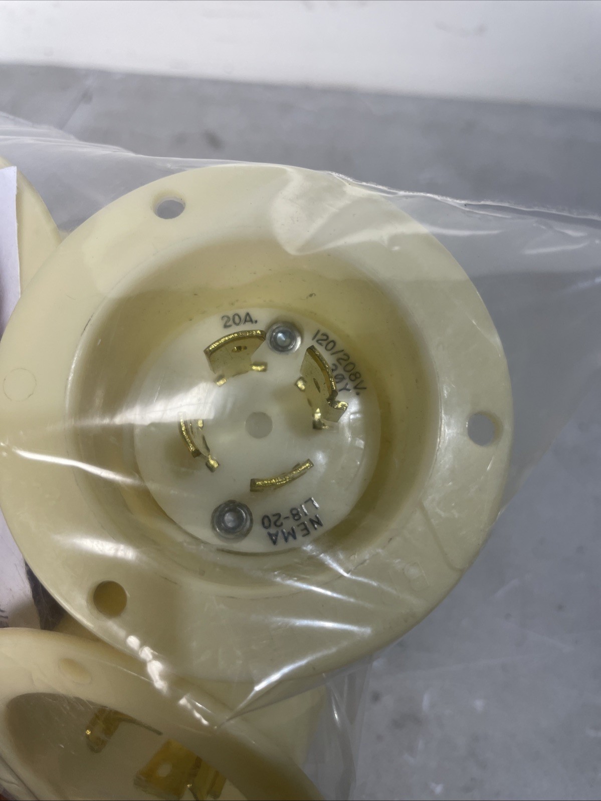 3 pack nema L18-20 20A 120/209V 30Y flsnged inlet plug