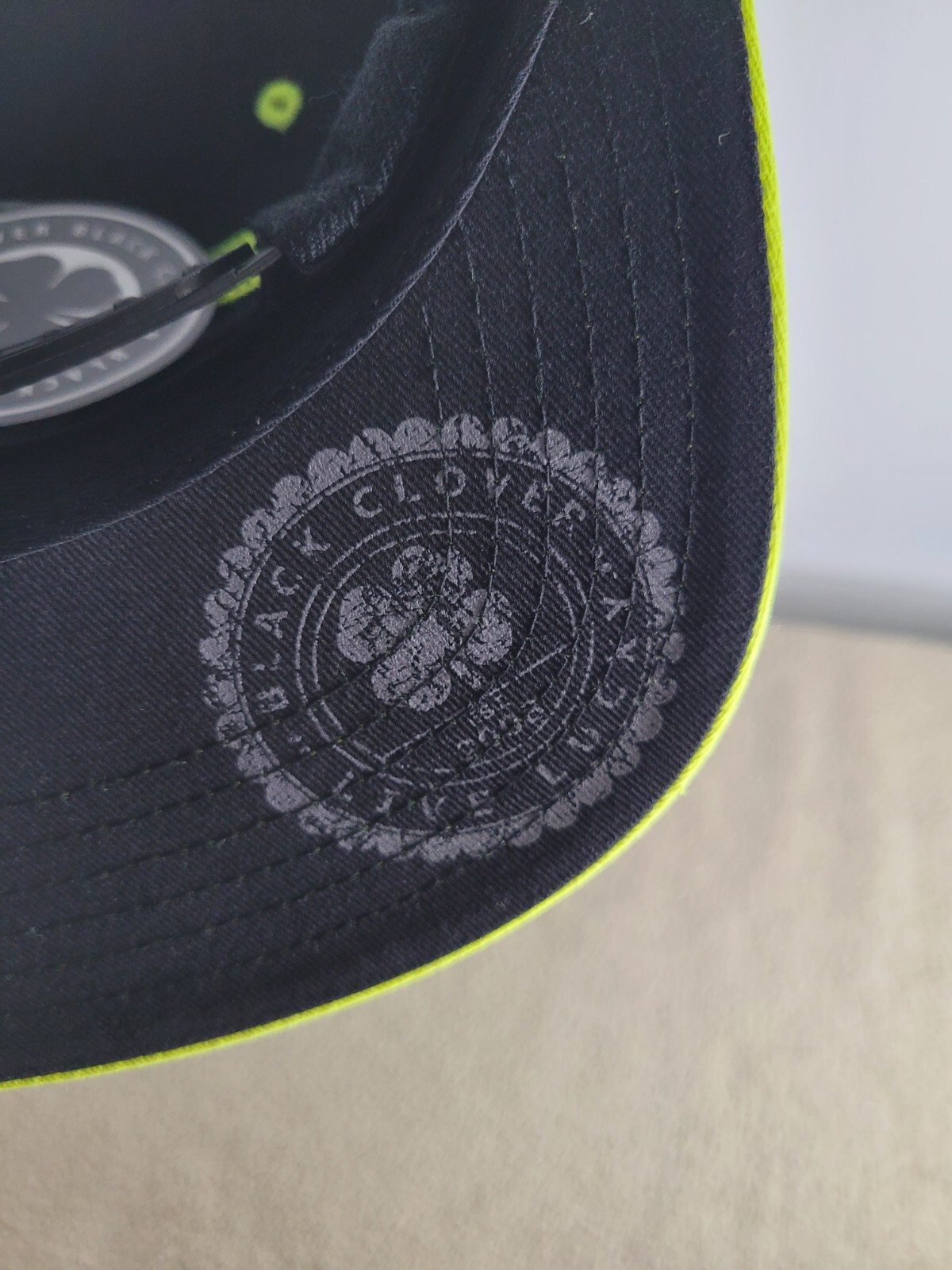 NWT Black Clover Mens Golf Snap Back High Vis Yellow Black Adjustable Hat Cap