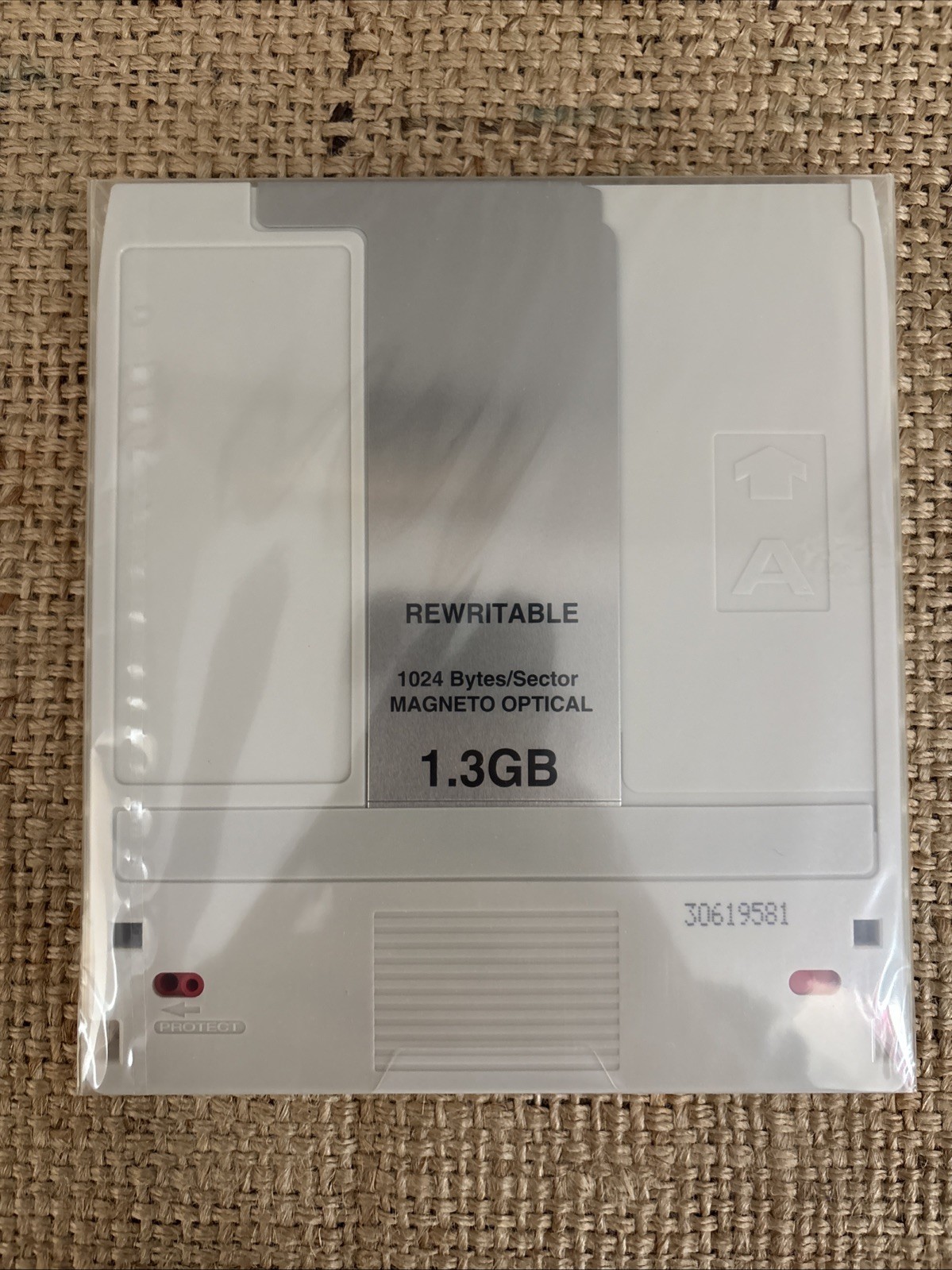 New & Sealed Rewritable Magneto Optical Disk 5.25 1.3 GB 102 Bytes