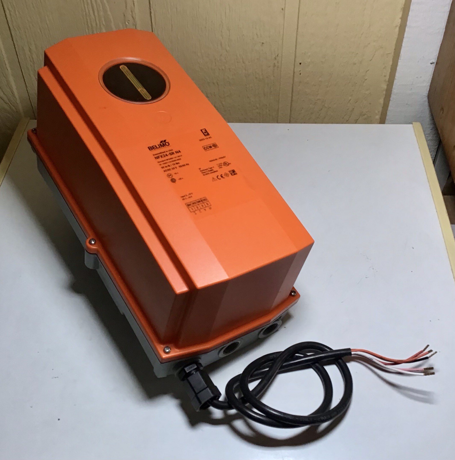 Belimo NFX24-S N4 : 90 in-lb [10 Nm], Spring return, AC/DC 24 V, On/Off, 2x SPDT