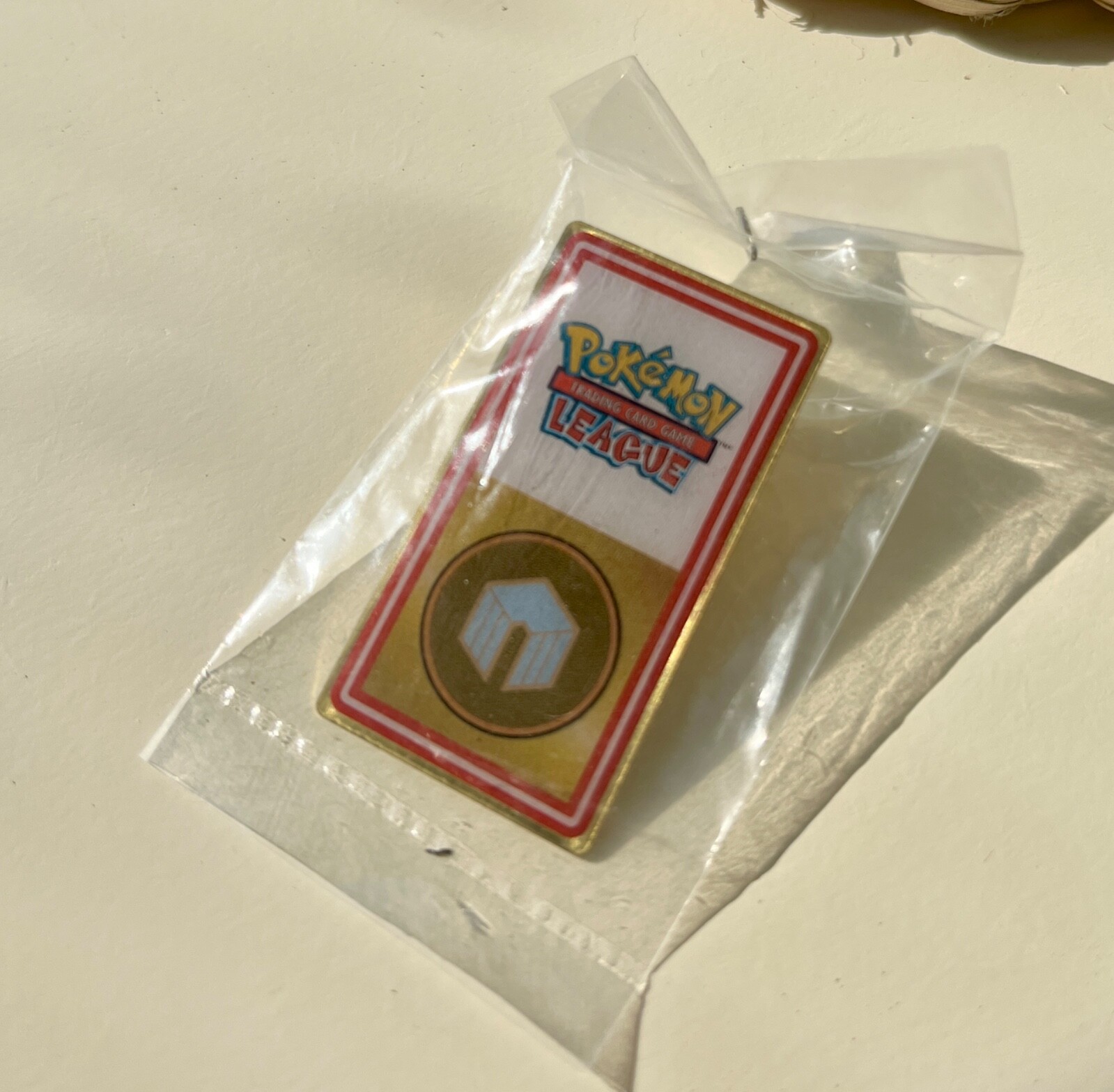 Pokemon League TCG Vintage Pin 2001 Gym Badge Zephyr CIB Sealed - Rare