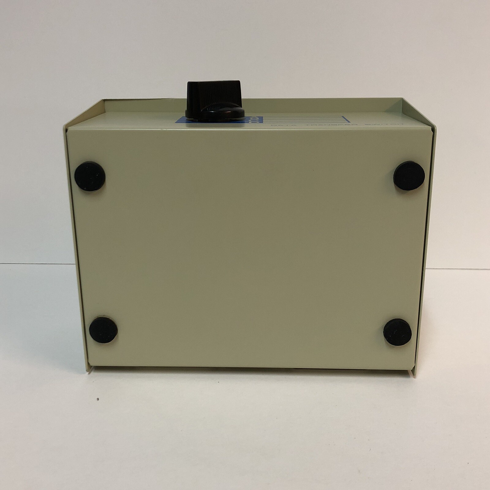 Data Transfer Switch DS25-4 4 Port Very Good Condition