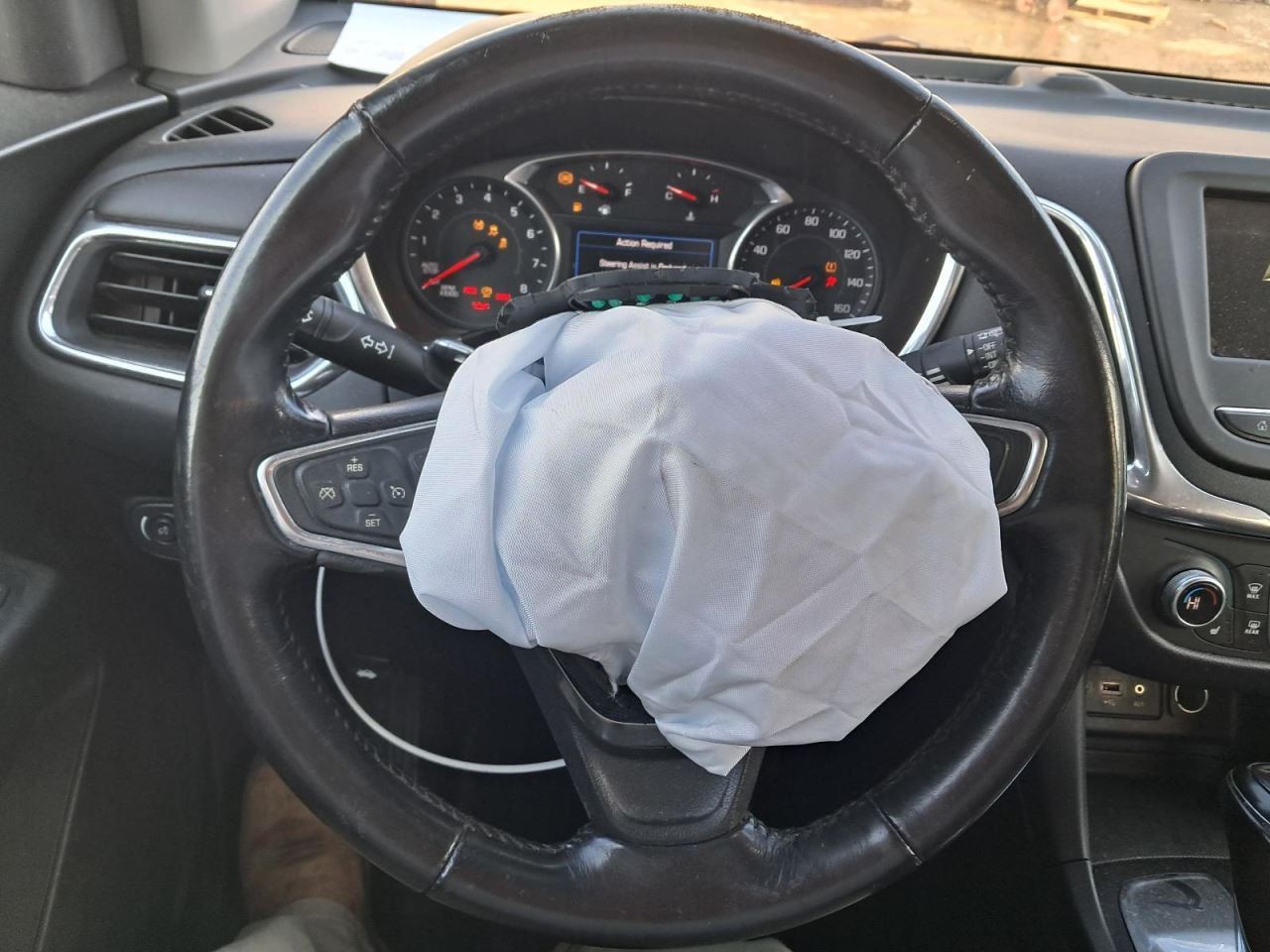 EQUINOX 2019 Glove Box 4891884