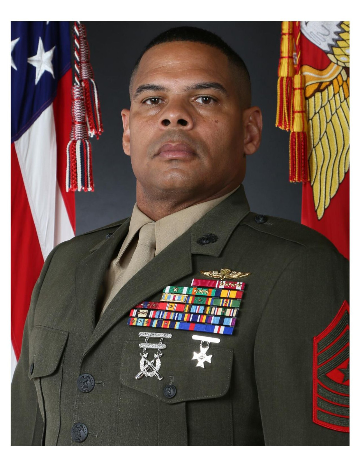 United States Marine Corps Sergeant Lonnie N. Travis Jr 8x10 Photo On 8.5" x 11"