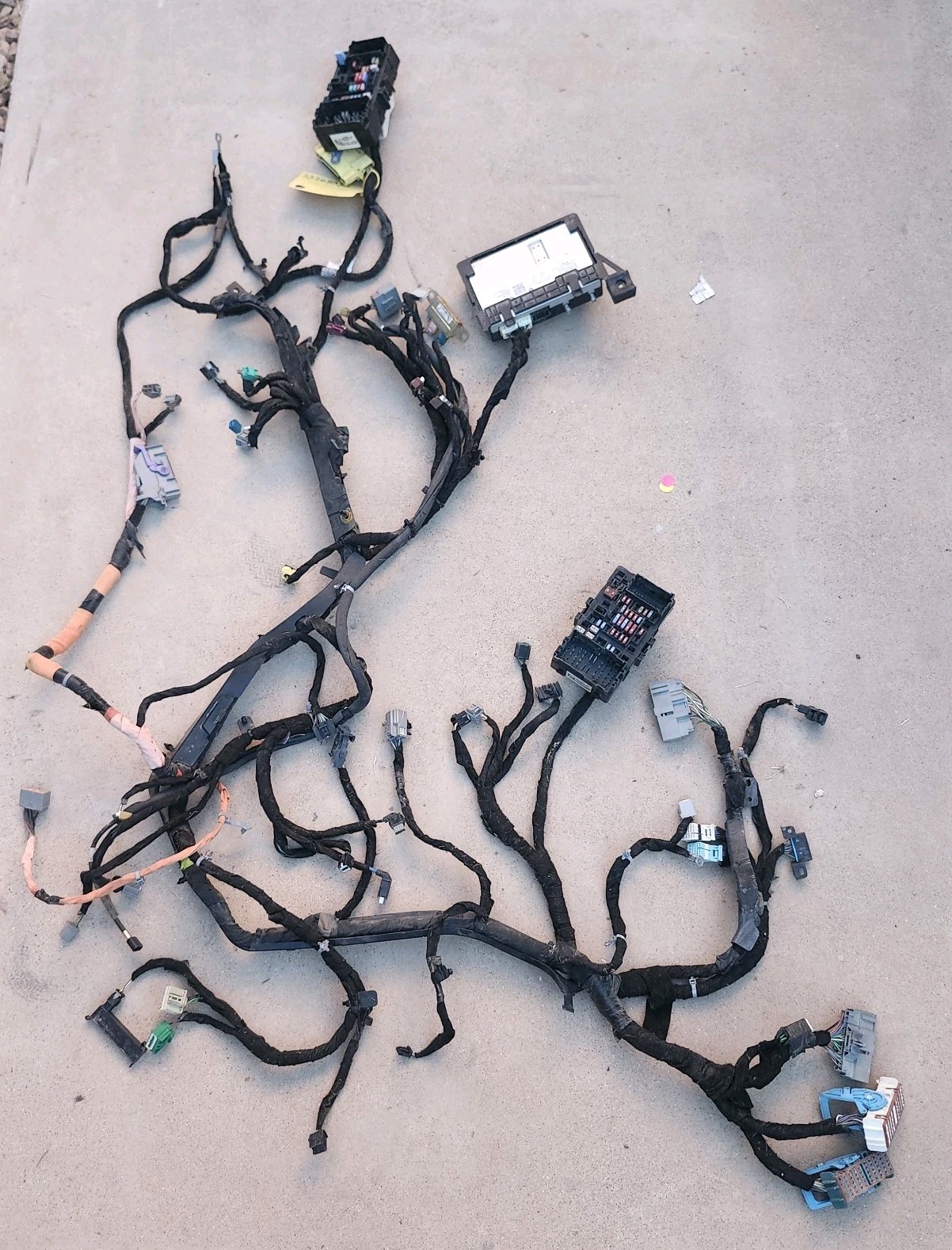 DASH WIRE HARNESS & F/box OEM 2015 GMC YUKON Tahoe Suburban Escalade  23268830