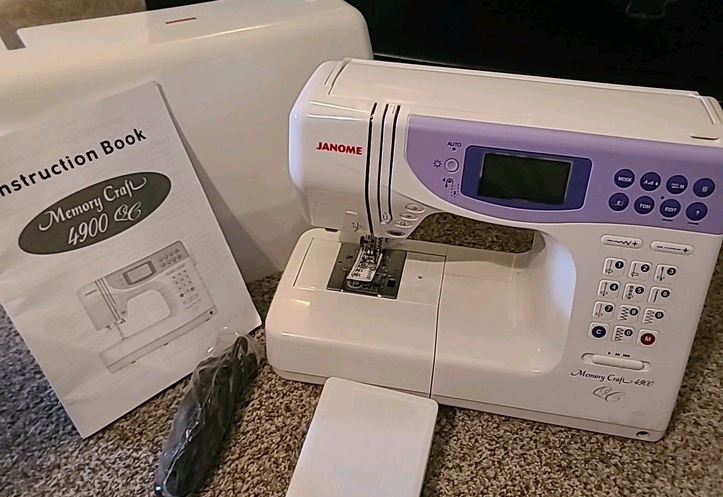 Janome Memory Craft 4900 QC Computerized Sewing & Quilting Machine