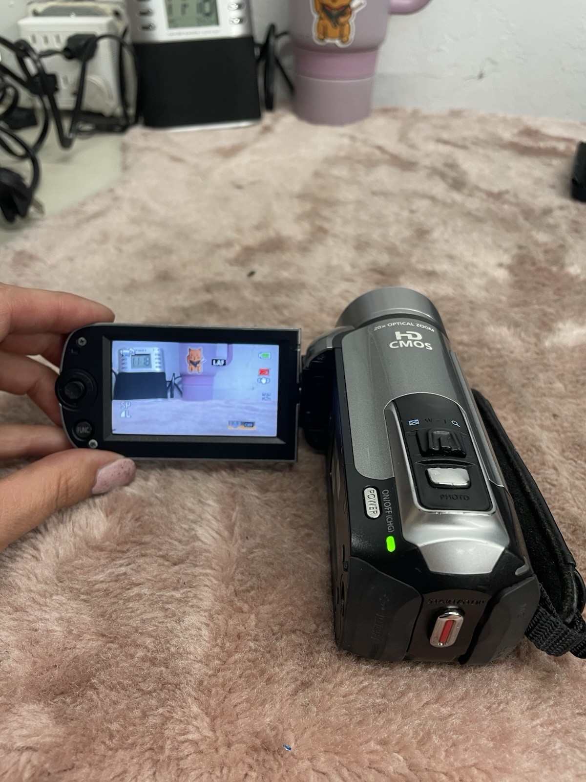 Tested & Working! Canon Vida HF R100 Handheld Camcorder