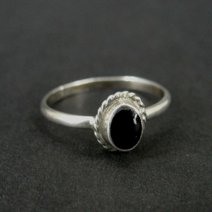 Ring Silver Black Oval Onyx Stone Dainty Sterling 925 Size 3.5 Band RIng
