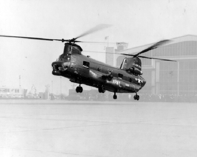 U.S. Army Boeing CH-47 Chinook Helicopter taking off 8x10 Vietnam War Photo 773