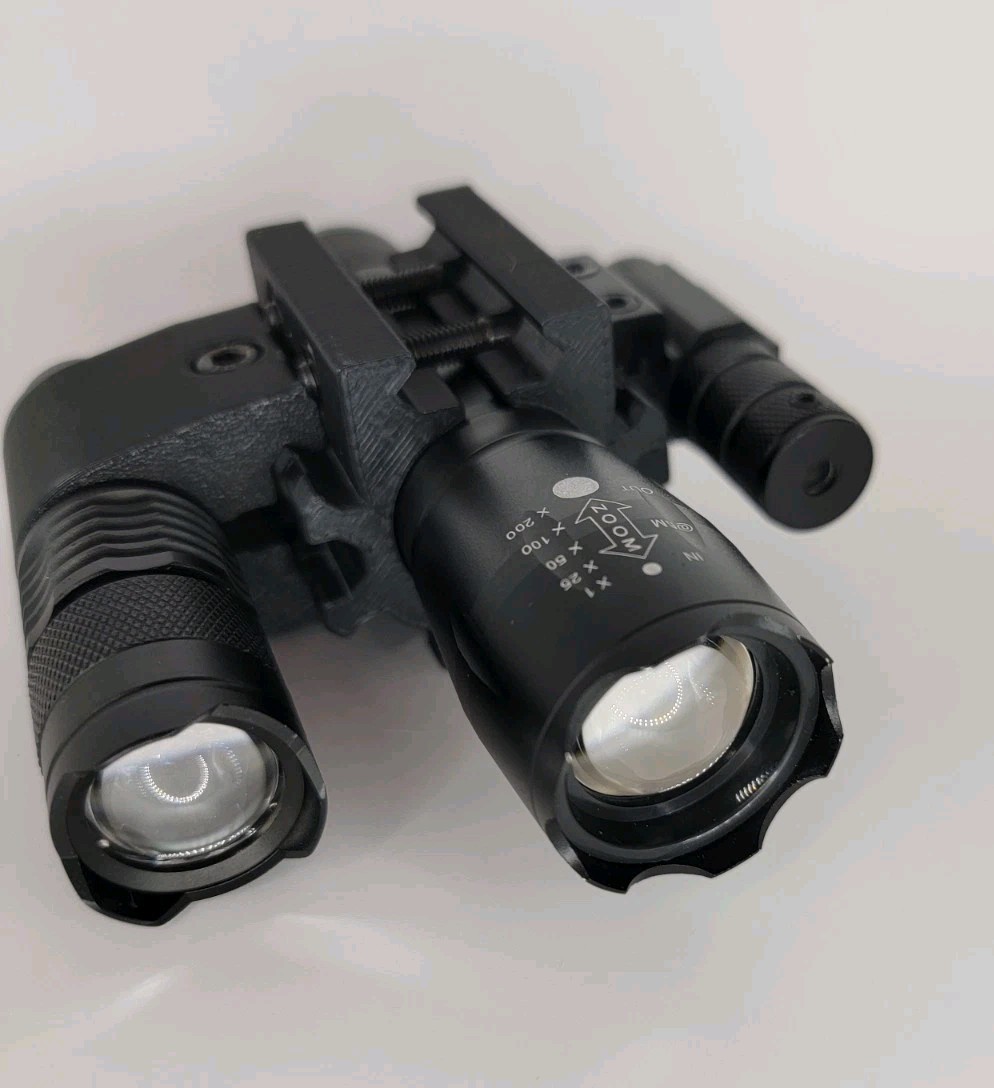 Picatinny Mount Tactical Flashlight - Laser Sight - Red Light - Tripple Tree