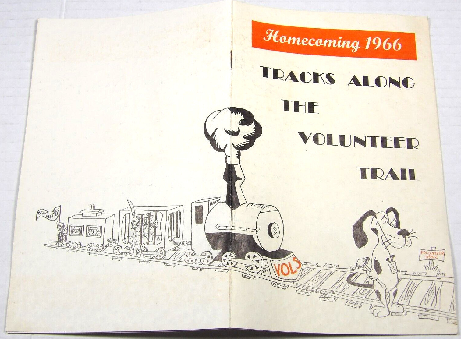 Vtg 1966 UT Vols Tennessee Football HOMECOMING Game Book Tracks Volunteer Trail