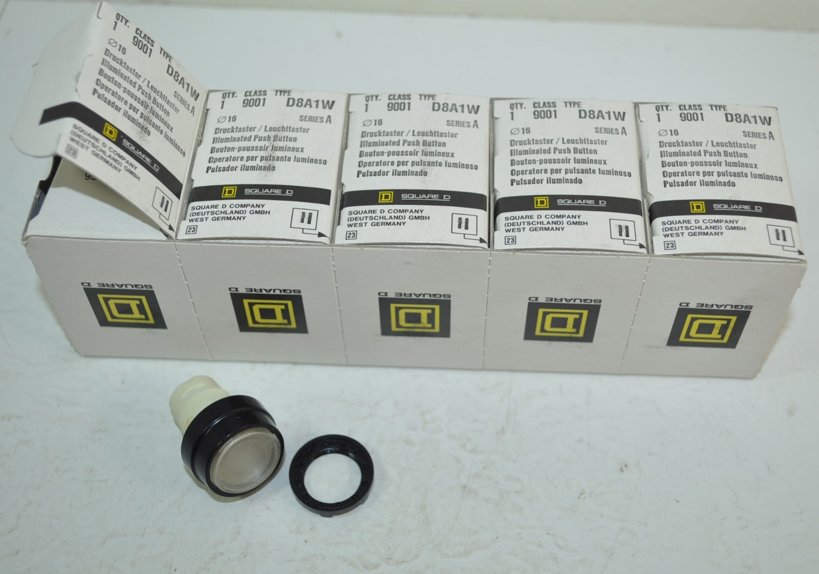 Square D White/Clear Illuminated Push Button Lot of 5 Model# D8A1W