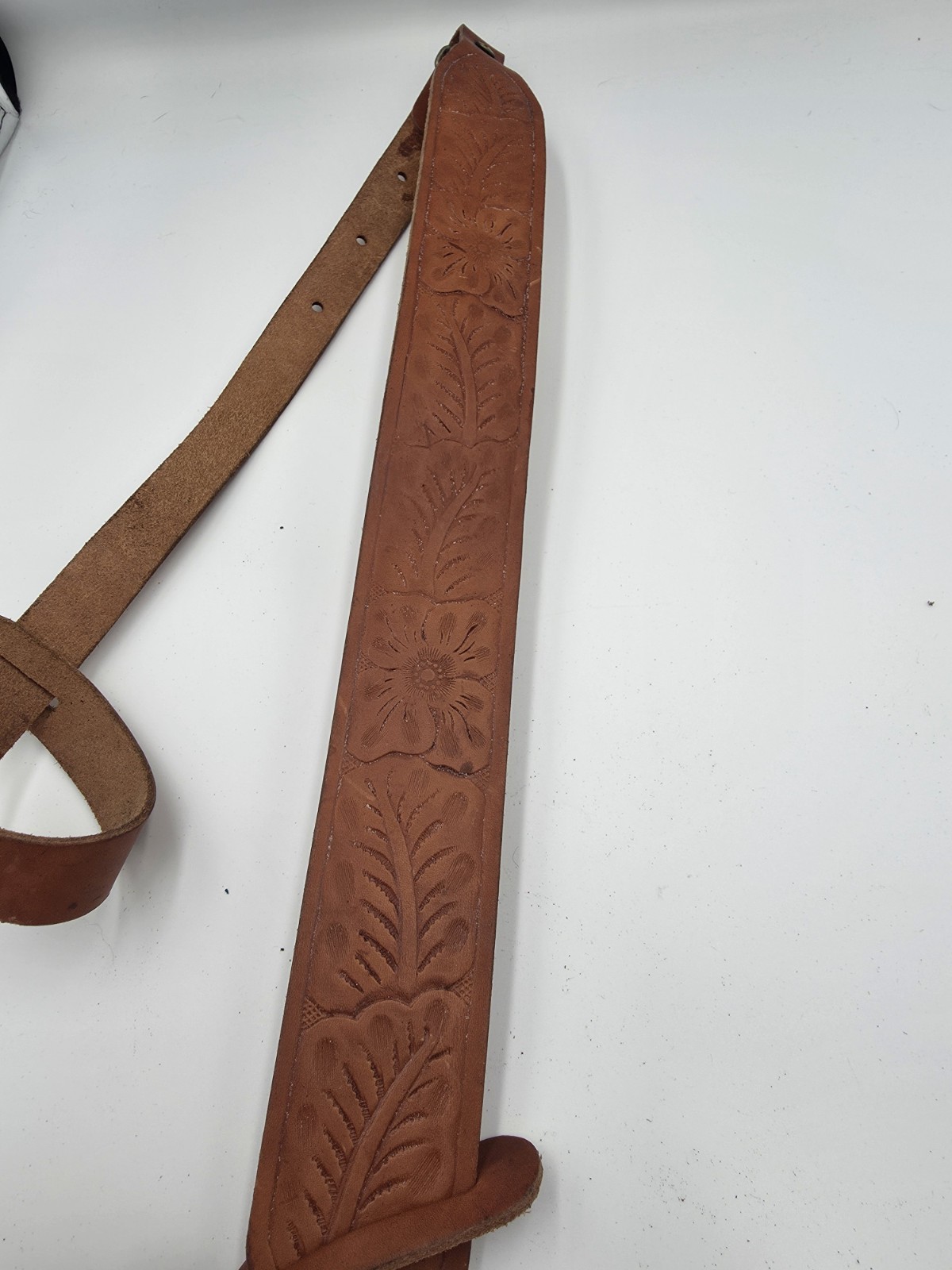 Vintage Hunter Company Tooled 065-532  Shotgun / Rifle Sling Floral Pattern
