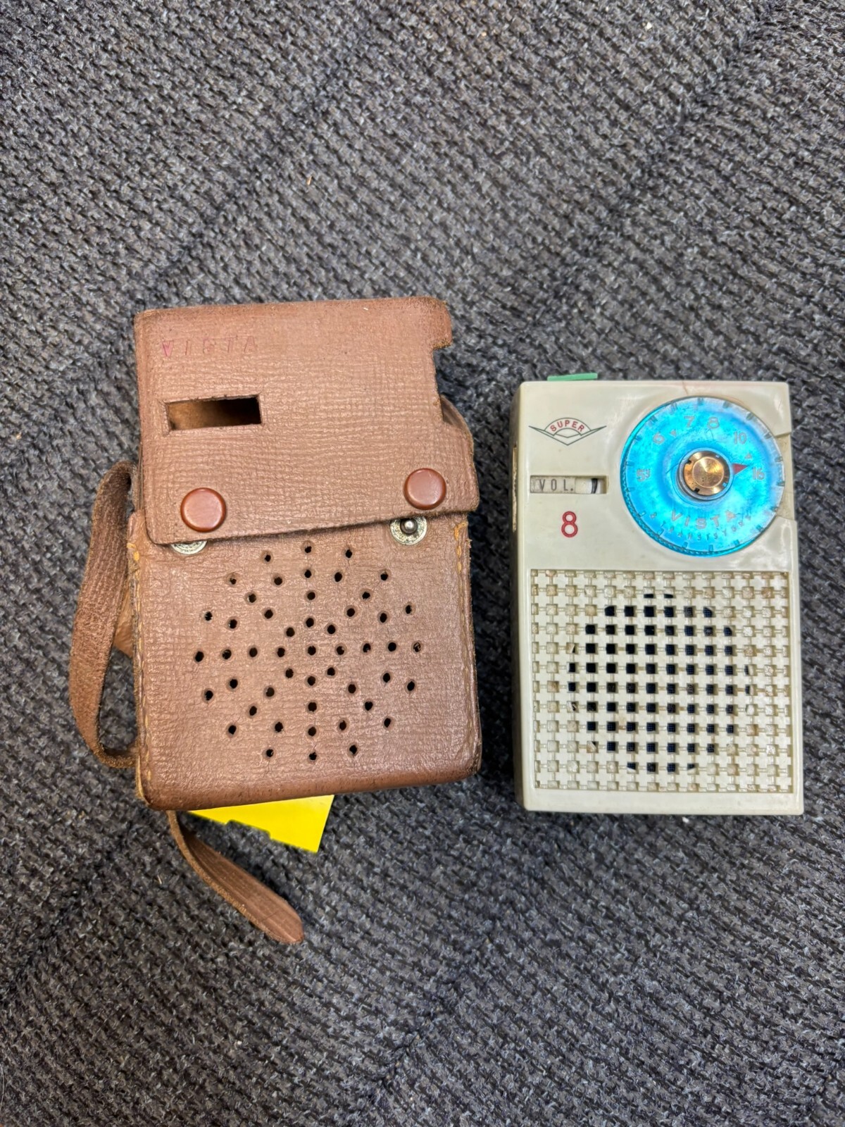 Vintage Super Vista 8 TRANSISTOR RADIO  w/CASE