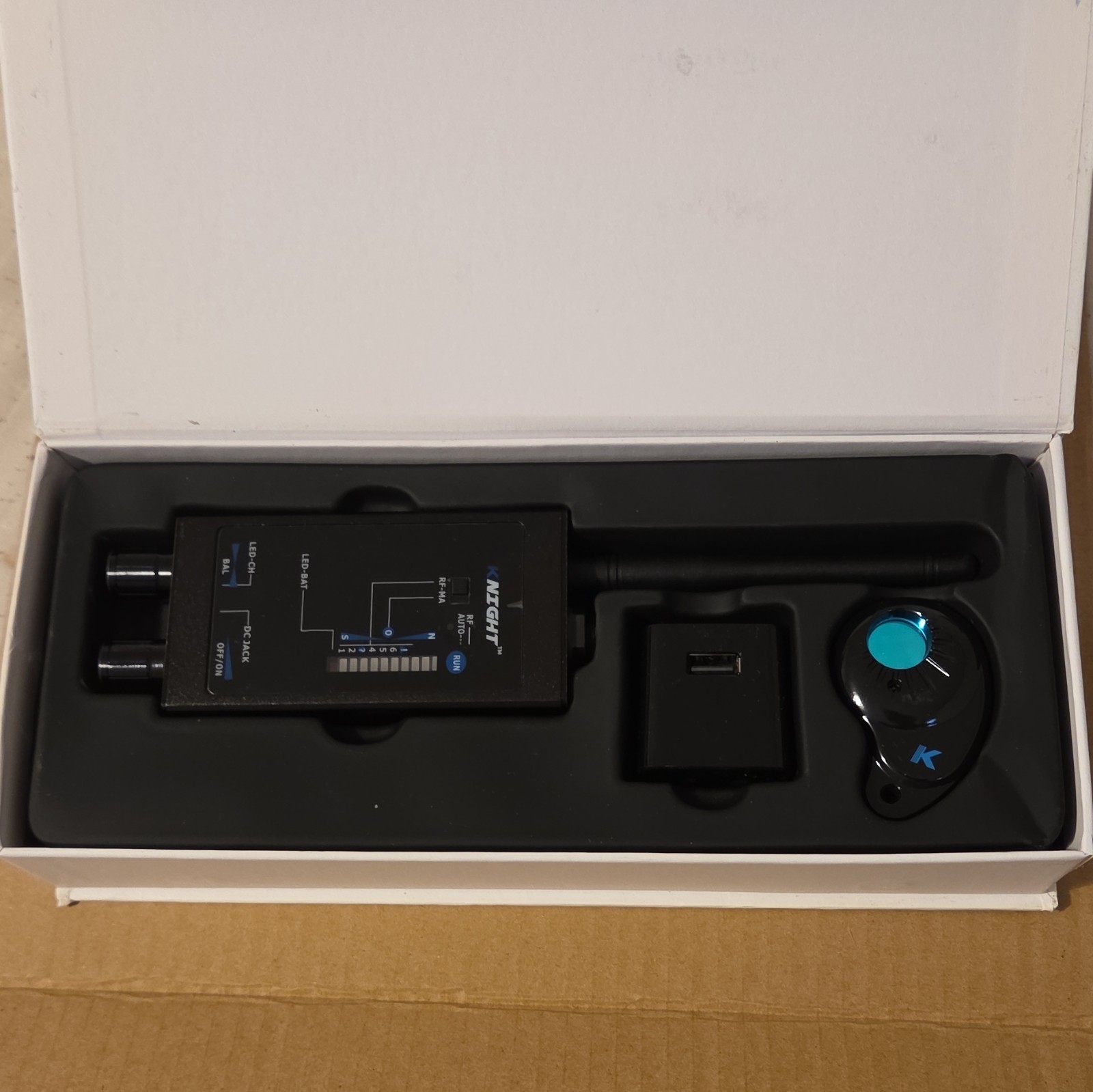 Knight Security RF Detector Rechargeable LED Indicator Wireless, Charger 1-12GHz