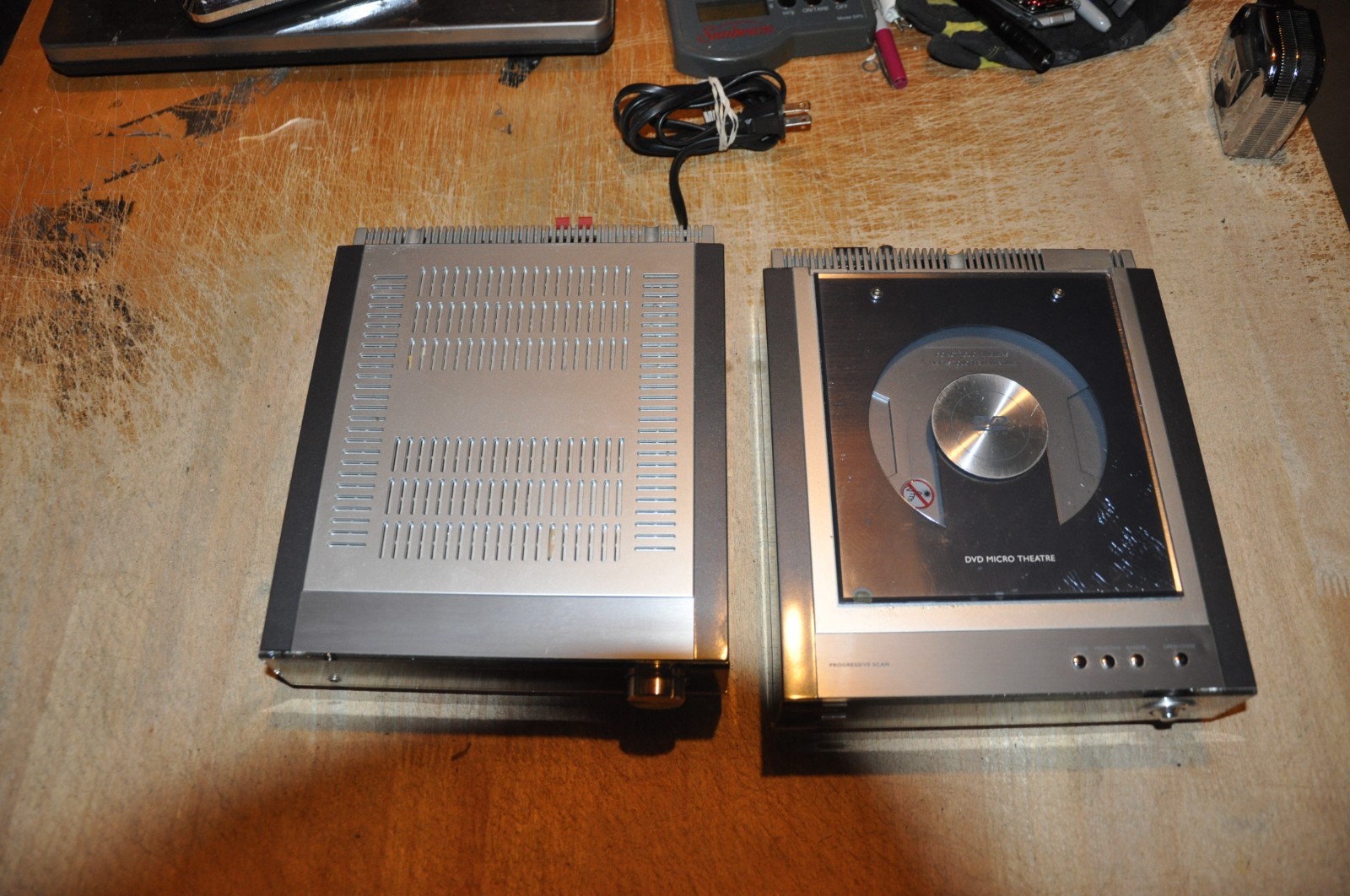 Philips MCD 702/37 Micro Theater DVD/CD Player Tuner Amplifier 2006 Untested