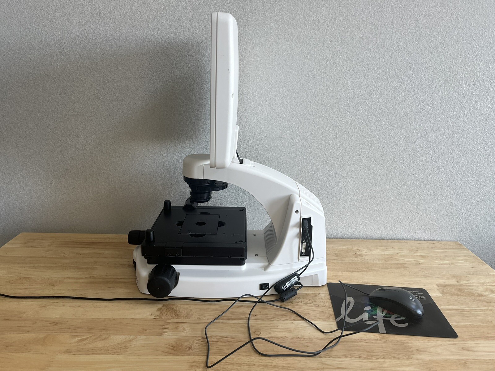 Invitrogen Life Technologies EVOS FLc Digital Inverted Fluorescence Microscope