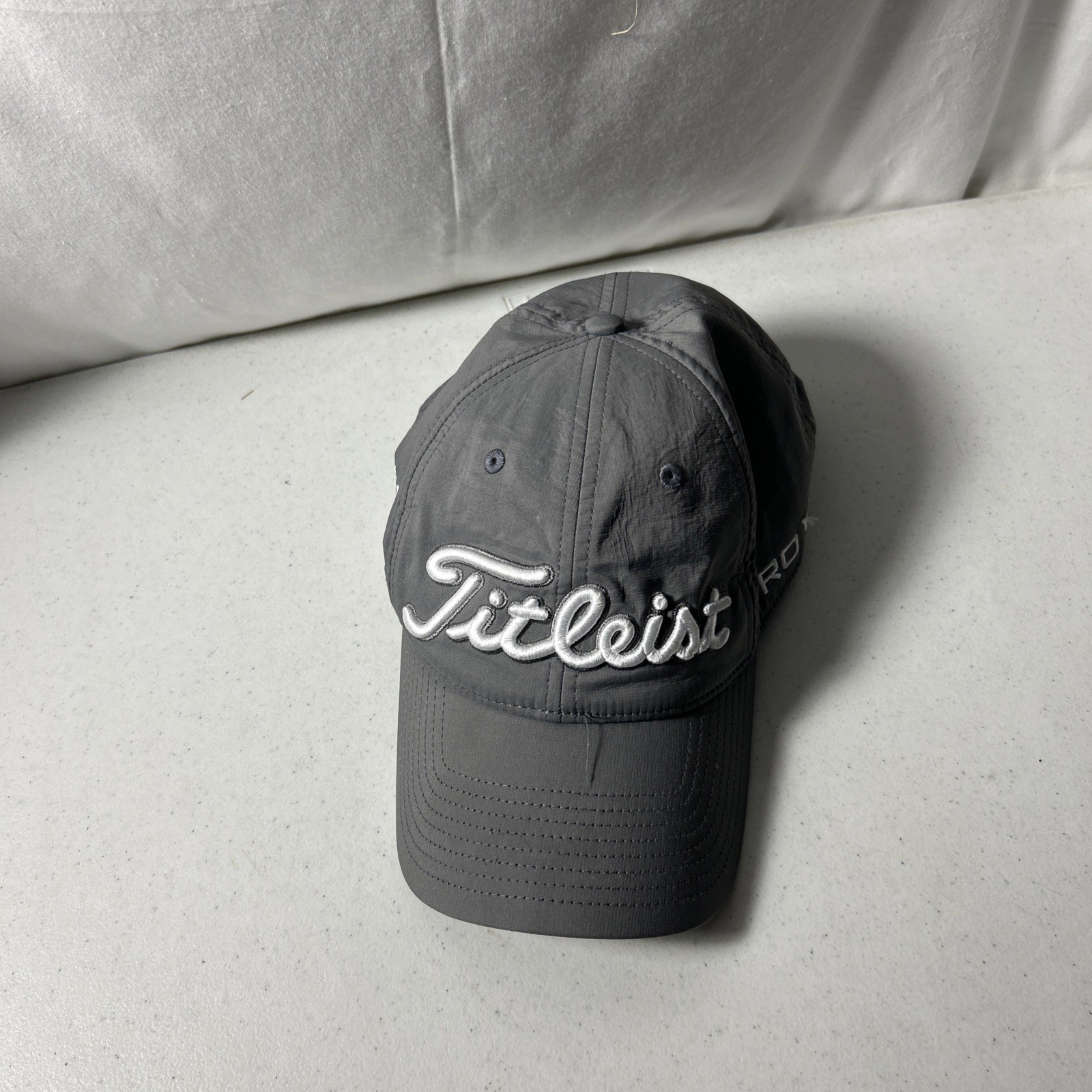 Titeist Footjoy Pro V1 Adjustable Strap Gray Hat