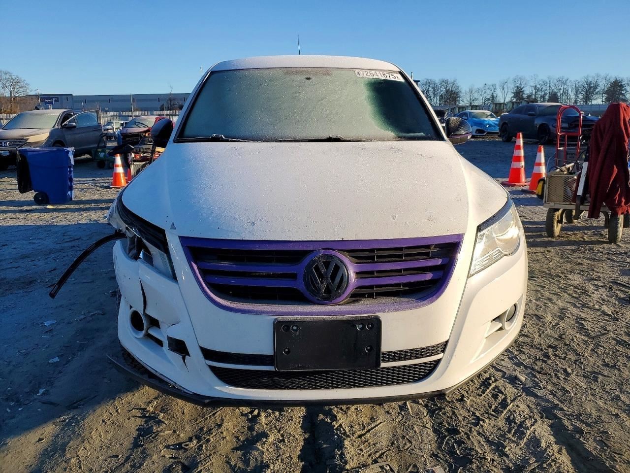 TIGUAN 2011 Glove Box 5024860
