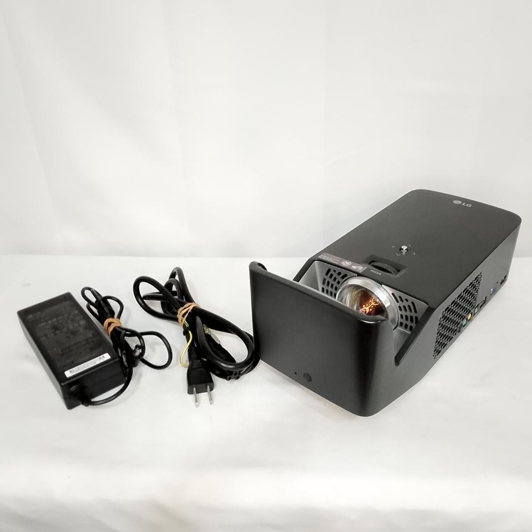 LG PF1000UG Full HD Ultra Short Throw Projector Mirror Scratched Tested UST