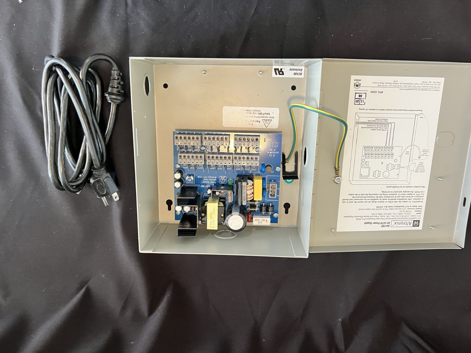 Altronix CCTV Power Supply, 18 PTC Class 2 Outputs, 12VDC @ 5A, 115VAC SAV18D
