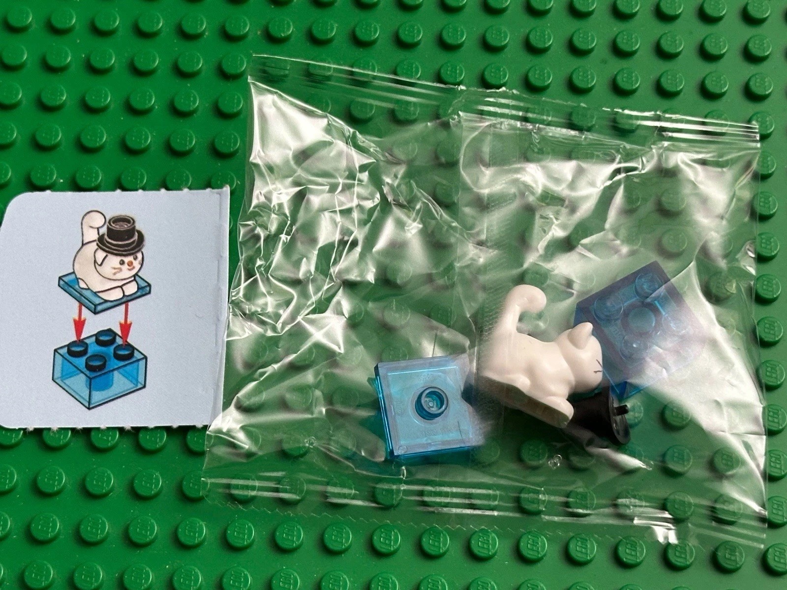 Lego Friends Advent 2024 (Day 24) Snow Cat With Top Hat & Stand