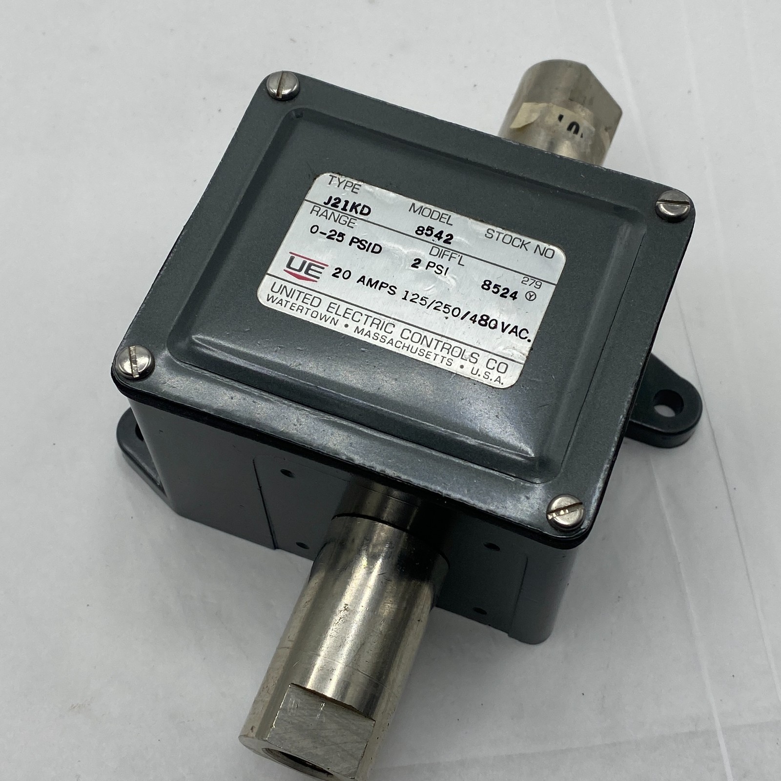 United Electric Controls 8542 Type J21KD Pressure Switch 20 AMPS 125/250/480VAC.