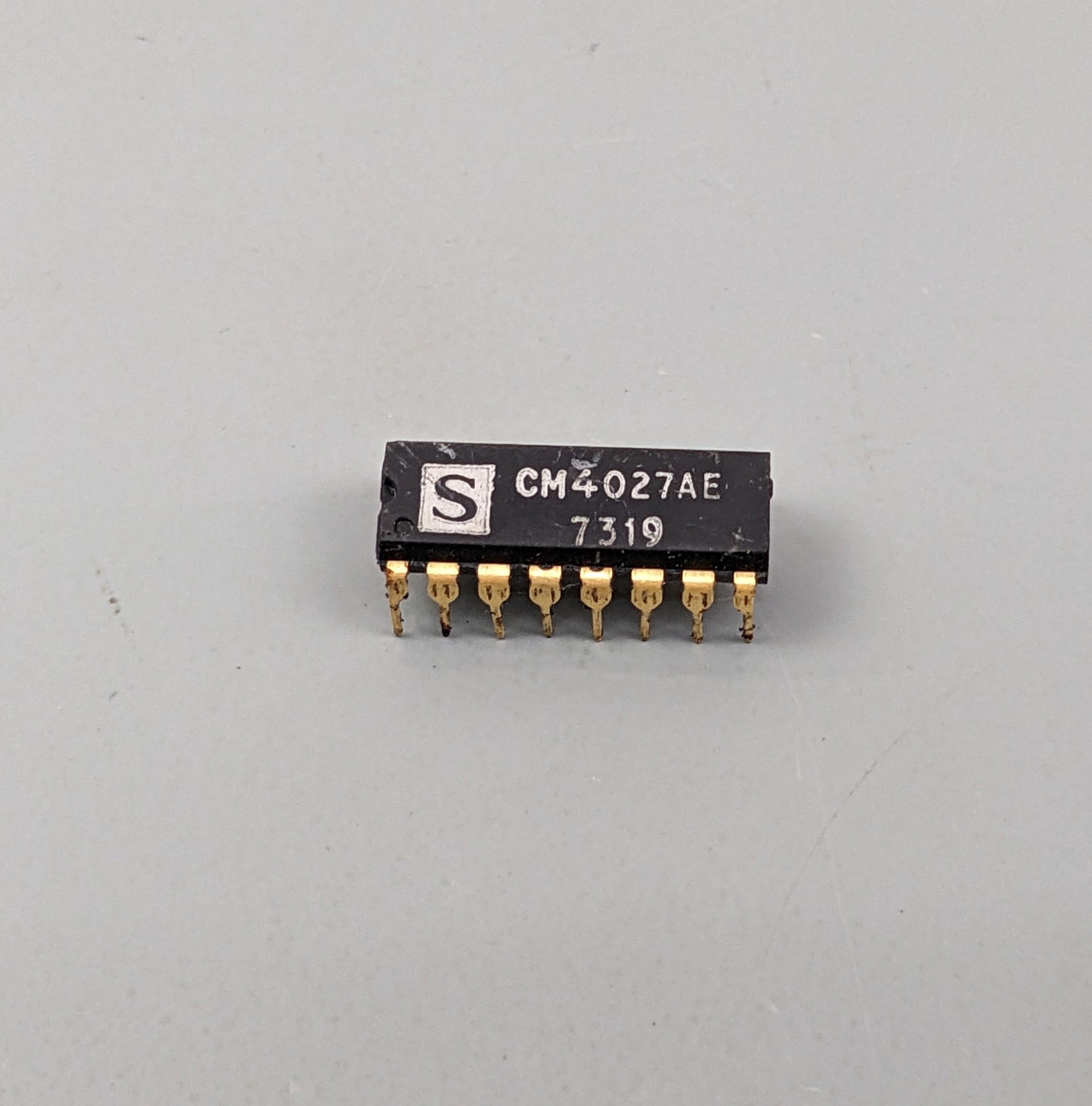 (3) Signetics CM4027AE Dual J-K Flip-Flop ICs
