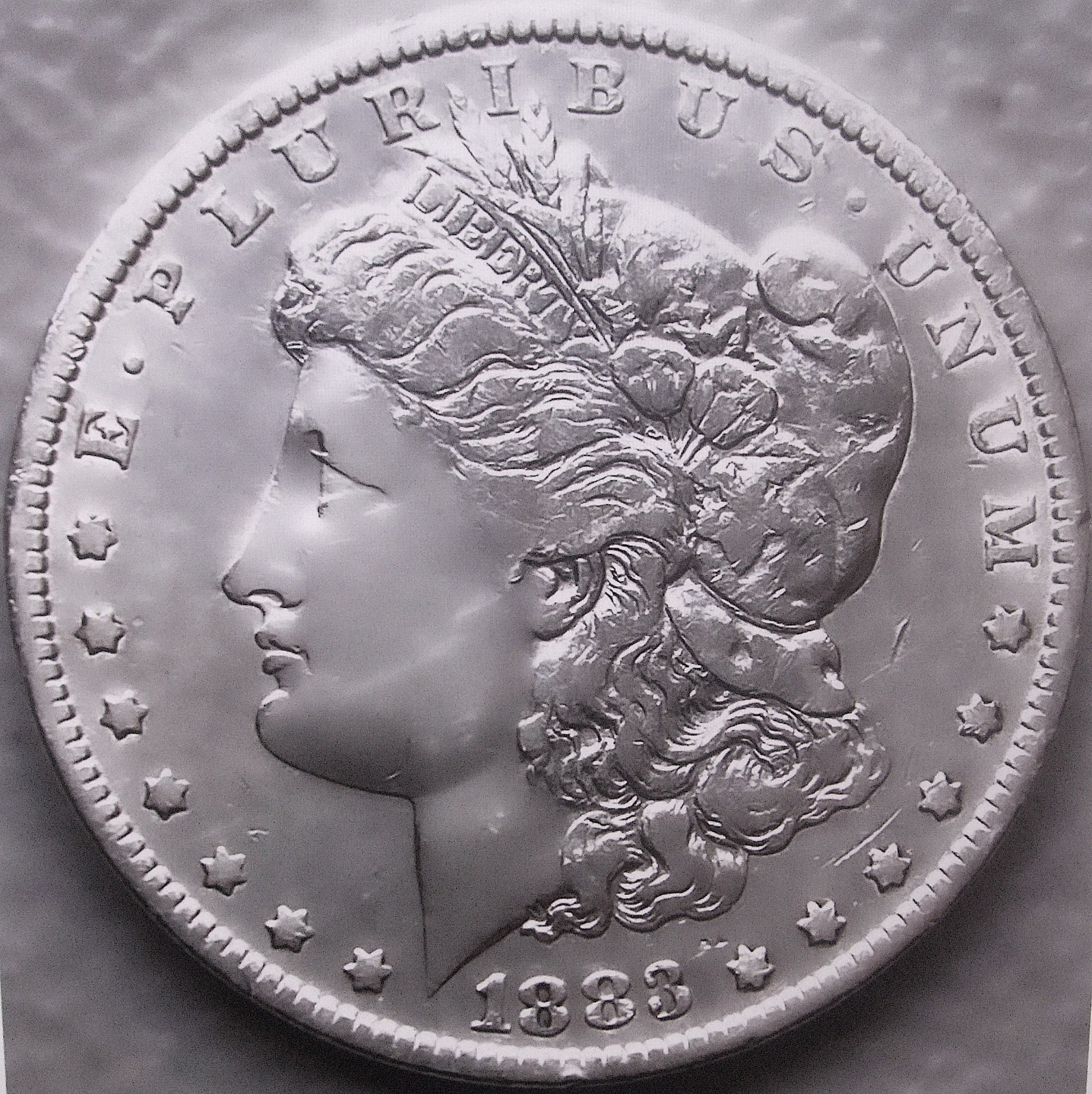 1883  MORGAN SILVER DOLLAR 90% SILVER $1 US COIN -NICE!  FREE SHIPPING  FB37