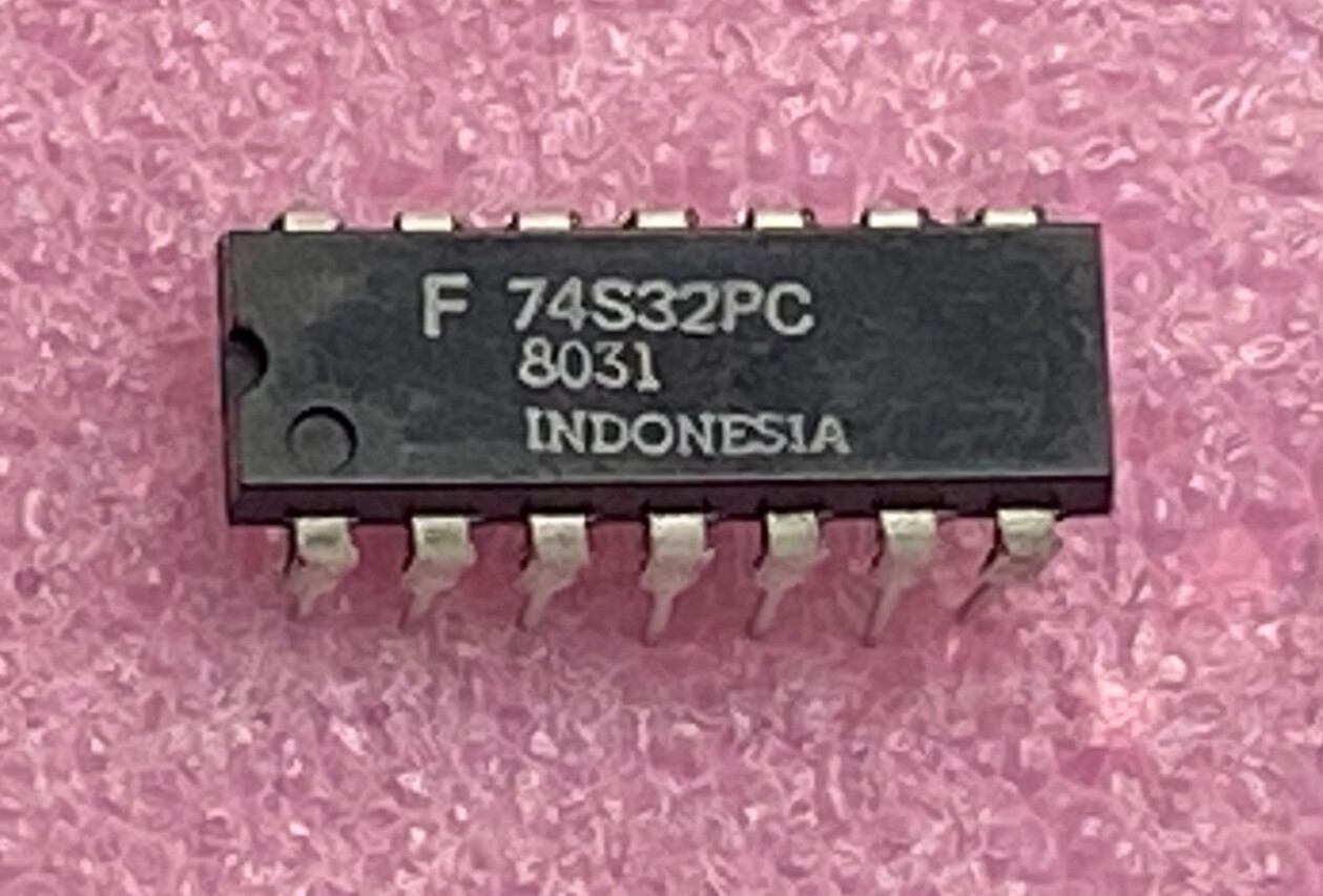 Fairchild 74S32PC quad 2-input OR gate Integrated Circuit