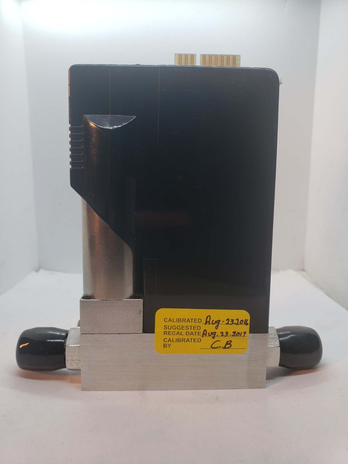 SIERRA INSTRUMENTS 840L-2-OV1-SV1-E-V4-S4-HP MASS FLOW CONTROLLER NIB