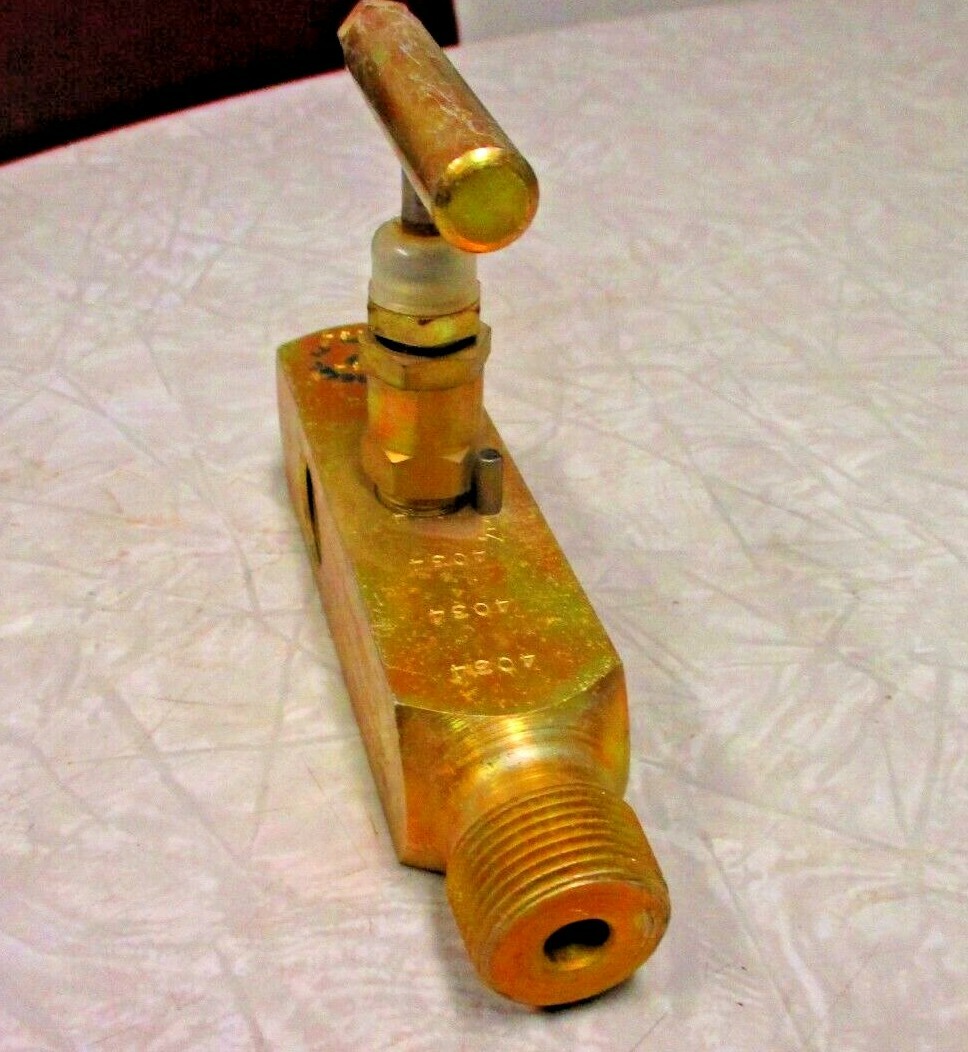 Anderson Greenwood M5VDC46 Multi-Port Gauge Valve 3/4 MNPT x 1/2 FNPT 022159-581