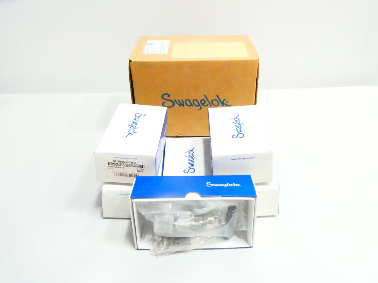Box Of 6 Swagelok SS-6NBS6-G-29547 Stainless Needle Valve 3000psi 3/8in Tube