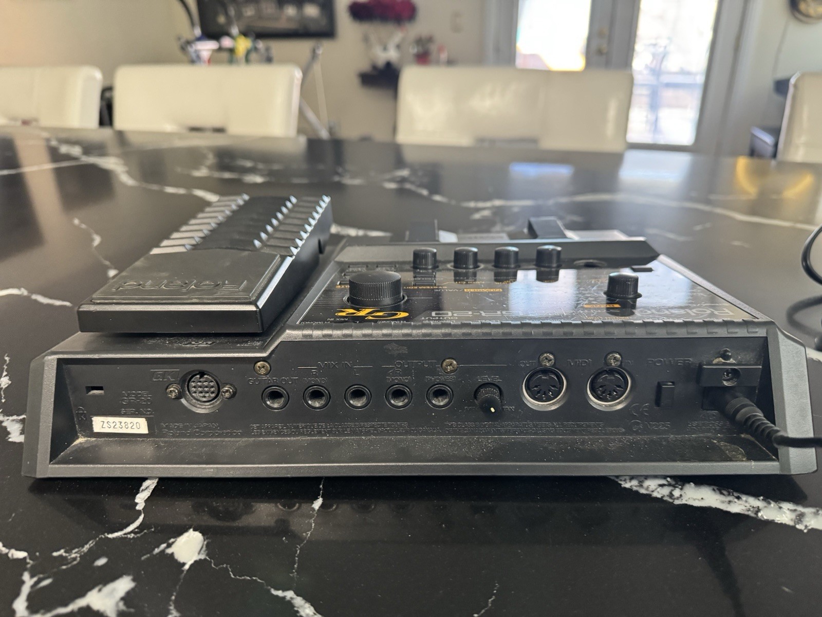 Roland GR-20 Digital Guitar Synthesizer Multi-Effects Processor for Electric