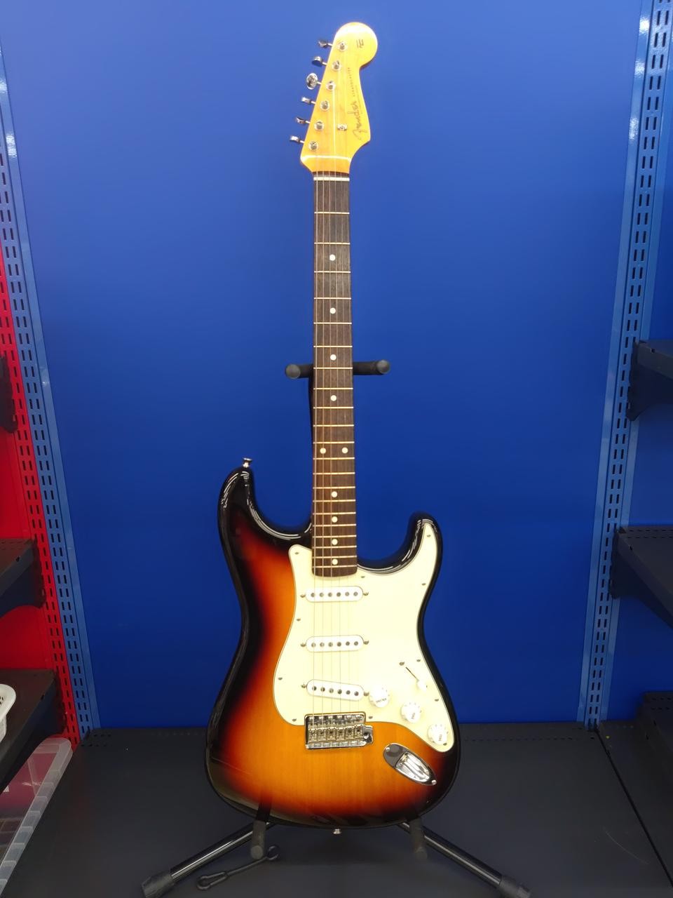 FENDER TRADNL II 60s STRATRW3TS Electric Guitar