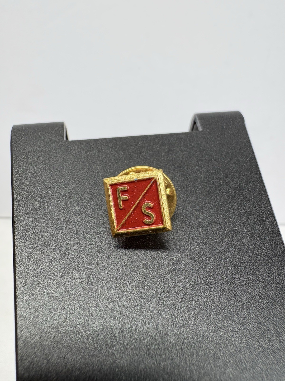 Fichtel And Sachs FS F/S Lapel Pin Dark Red Automotive
