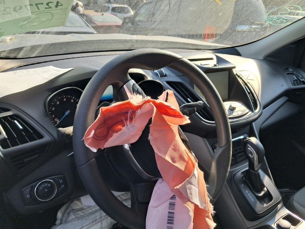 ESCAPE 2014 Glove Box 4789069