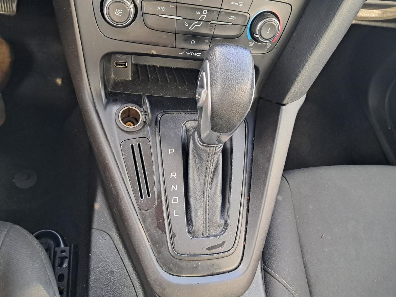 FOCUS 2018 Glove Box 4892054